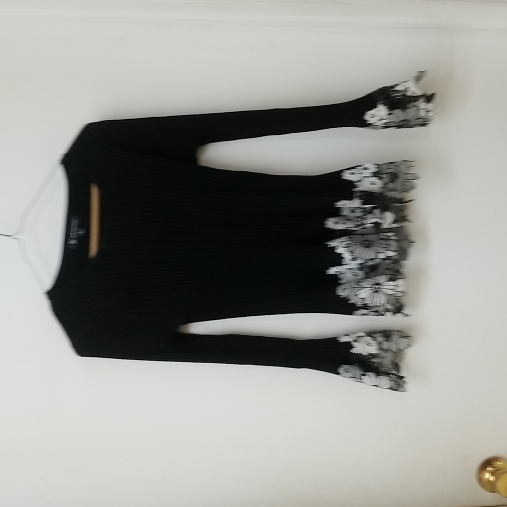 Women's Black and Gray Flowers Top
